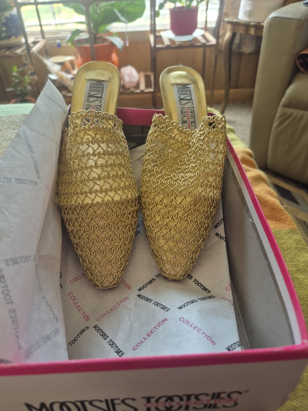 Mootsies Tootsies Gold Woven Pointed Mule